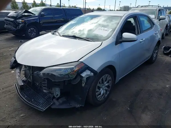 2T1BURHE3JC030201 2018 TOYOTA COROLLA - Image 2