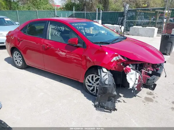 2T1BURHE3JC030232 2018 TOYOTA COROLLA - Image 1
