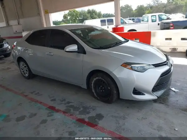 2T1BURHE3JC030554 2018 TOYOTA COROLLA - Image 1