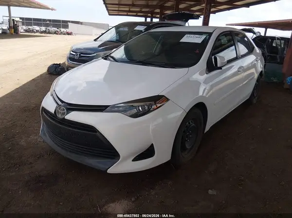 2T1BURHE3JC034068 2018 TOYOTA COROLLA - Image 2