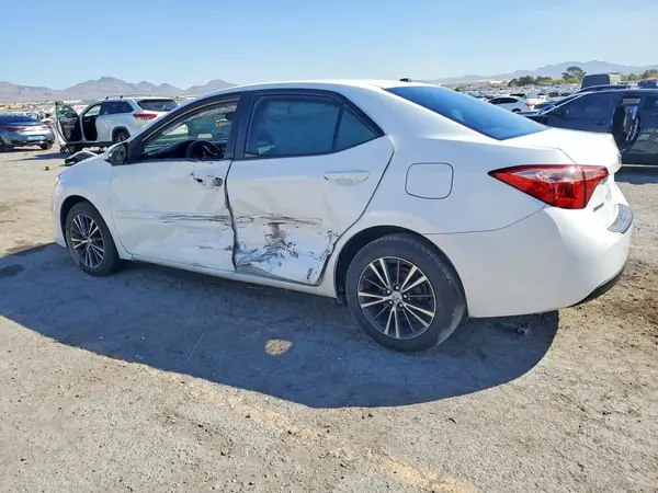 2T1BURHE3JC034104 2018 TOYOTA COROLLA - Image 2