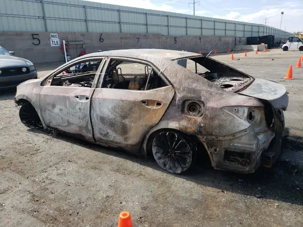 2T1BURHE3JC036340 2018 TOYOTA COROLLA - Image 2