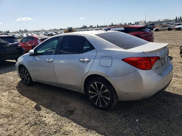 2T1BURHE3JC037794 2018 TOYOTA COROLLA - Image 2