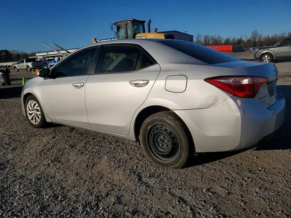 2T1BURHE3JC038766 2018 TOYOTA COROLLA - Image 2