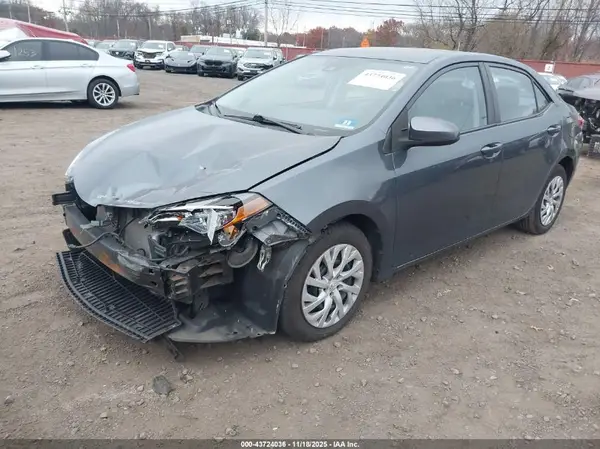 2T1BURHE3JC039206 2018 TOYOTA COROLLA - Image 2