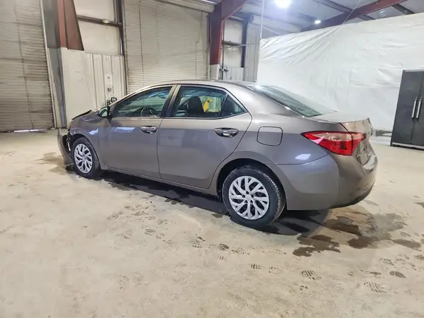 2T1BURHE3JC041179 2018 TOYOTA COROLLA - Image 2