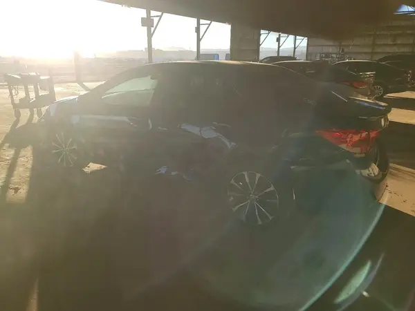 2T1BURHE3JC041313 2018 TOYOTA COROLLA - Image 2