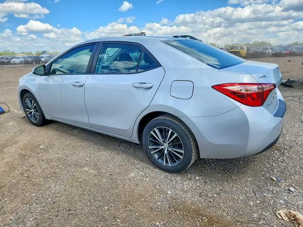 2T1BURHE3JC041814 2018 TOYOTA COROLLA - Image 2