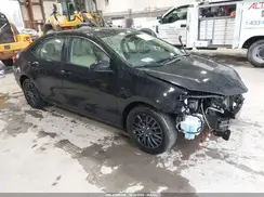 2T1BURHE3JC042445 2018 TOYOTA COROLLA