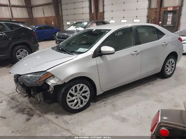 2T1BURHE3JC046138 2018 TOYOTA COROLLA - Image 2