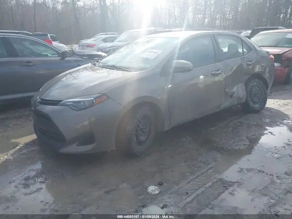 2T1BURHE3JC047435 2018 TOYOTA COROLLA - Image 2