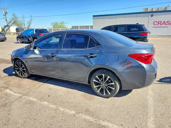 2T1BURHE3JC049590 2018 TOYOTA COROLLA - Image 2