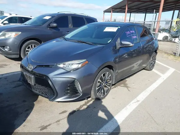 2T1BURHE3JC051162 2018 TOYOTA COROLLA - Image 2