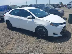 2T1BURHE3JC051758 2018 TOYOTA COROLLA