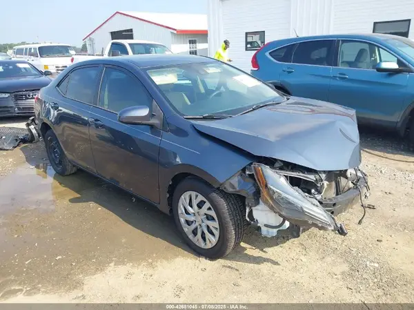 2T1BURHE3JC053770 2018 TOYOTA COROLLA - Image 1