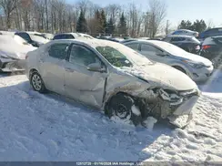 2T1BURHE3JC054305 2018 TOYOTA COROLLA