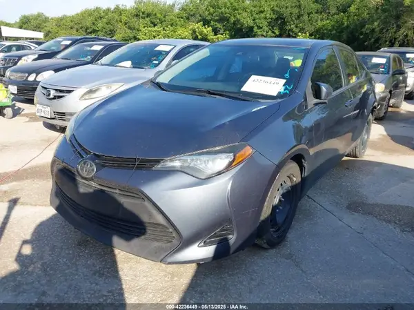 2T1BURHE3JC058810 2018 TOYOTA COROLLA - Image 2