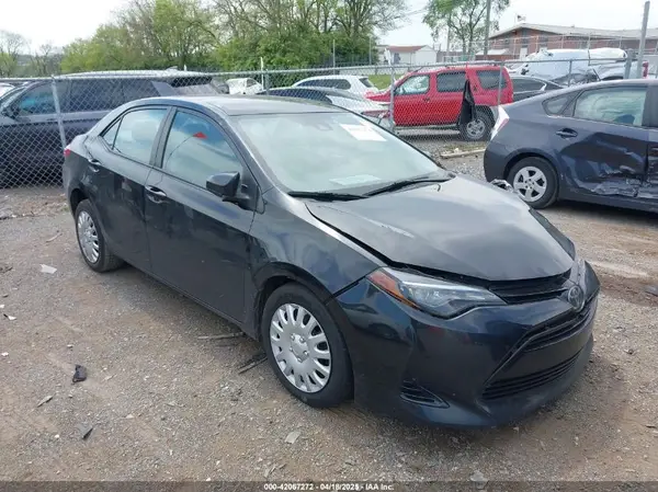 2T1BURHE3JC060119 2018 TOYOTA COROLLA - Image 1