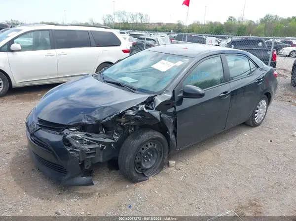 2T1BURHE3JC060119 2018 TOYOTA COROLLA - Image 2