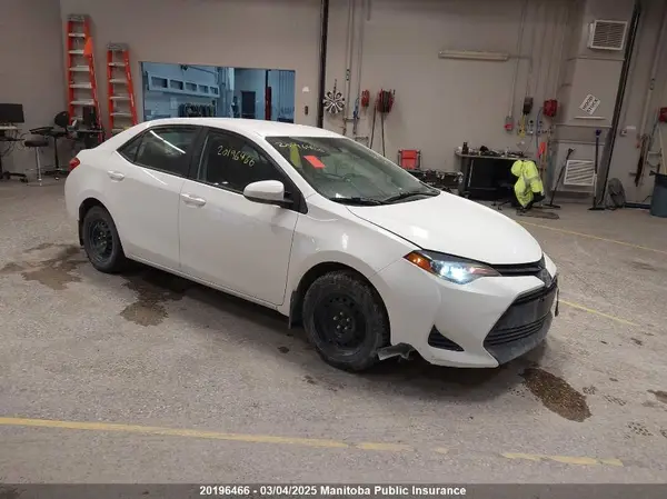 2T1BURHE3JC061044 2018 TOYOTA COROLLA - Image 1