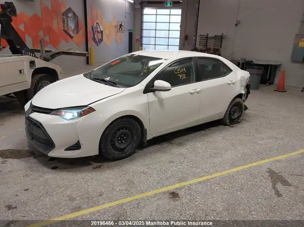 2T1BURHE3JC061044 2018 TOYOTA COROLLA - Image 2
