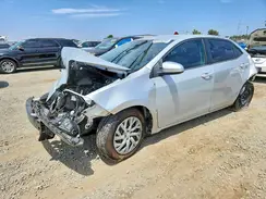 2T1BURHE3JC061058 2018 TOYOTA COROLLA