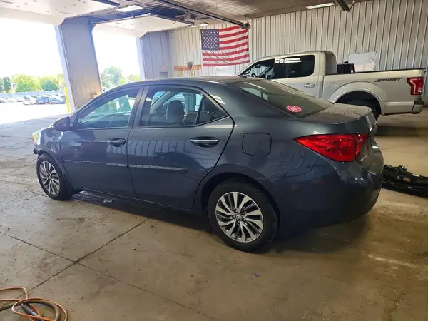 2T1BURHE3JC061335 2018 TOYOTA COROLLA - Image 2