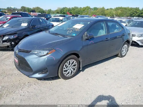 2T1BURHE3JC063828 2018 TOYOTA COROLLA - Image 2