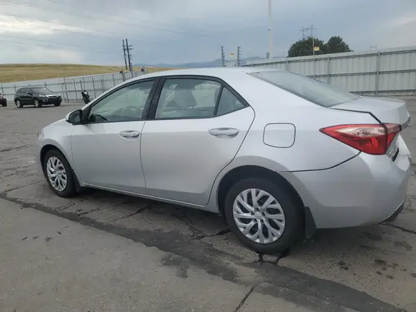 2T1BURHE3JC064123 2018 TOYOTA COROLLA - Image 2