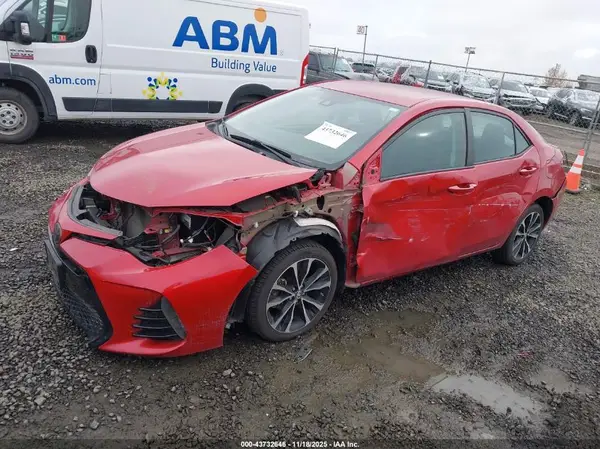 2T1BURHE3JC064610 2018 TOYOTA COROLLA - Image 2