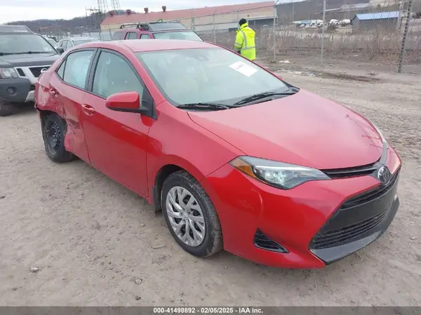 2T1BURHE3JC065093 2018 TOYOTA COROLLA - Image 1
