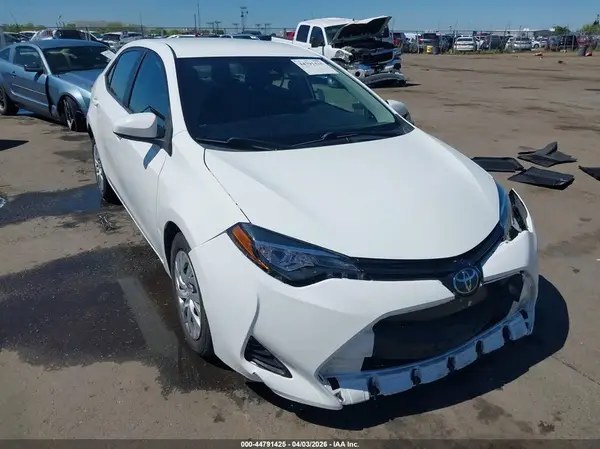 2T1BURHE3JC068236 2018 TOYOTA COROLLA - Image 1