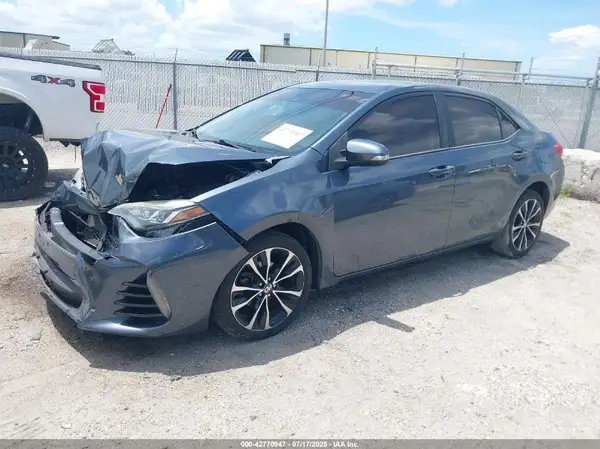 2T1BURHE3JC069855 2018 TOYOTA COROLLA - Image 2