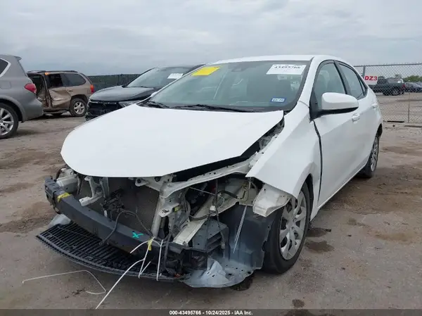 2T1BURHE3JC069984 2018 TOYOTA COROLLA - Image 2