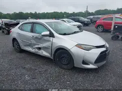 2T1BURHE3JC074280 2018 TOYOTA COROLLA