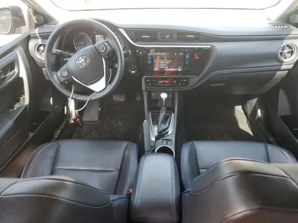 2T1BURHE3JC075042 2018 TOYOTA COROLLA - Image 8