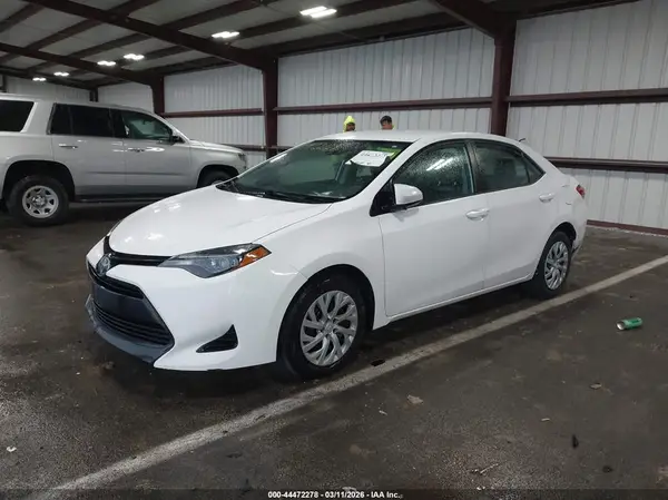 2T1BURHE3JC077793 2018 TOYOTA COROLLA - Image 2