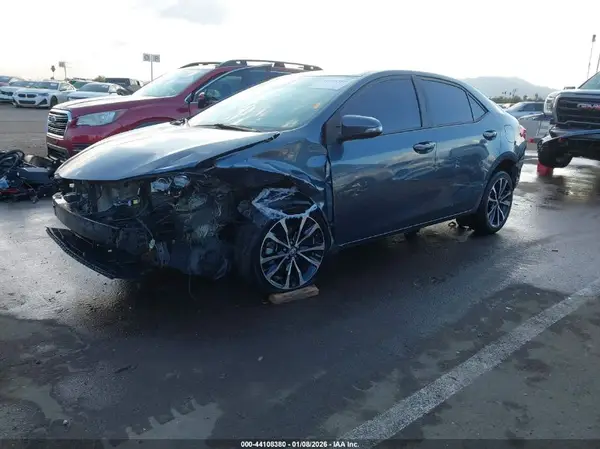 2T1BURHE3JC086767 2018 TOYOTA COROLLA - Image 2