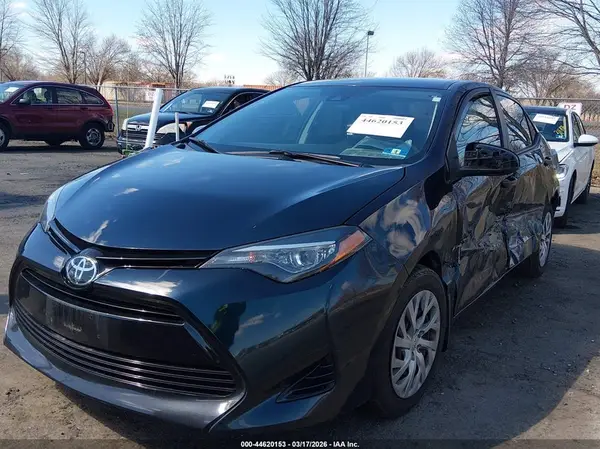 2T1BURHE3JC089121 2018 TOYOTA COROLLA - Image 2