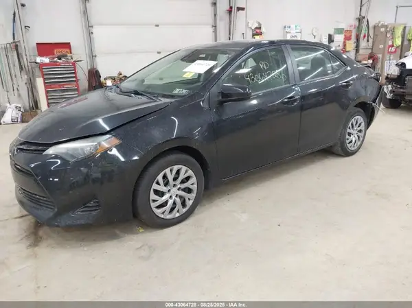 2T1BURHE3JC089913 2018 TOYOTA COROLLA - Image 2