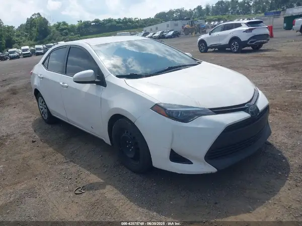 2T1BURHE3JC092567 2018 TOYOTA COROLLA - Image 1
