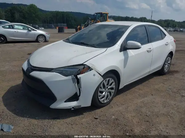 2T1BURHE3JC092567 2018 TOYOTA COROLLA - Image 2