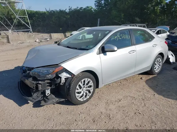 2T1BURHE3JC092956 2018 TOYOTA COROLLA - Image 2
