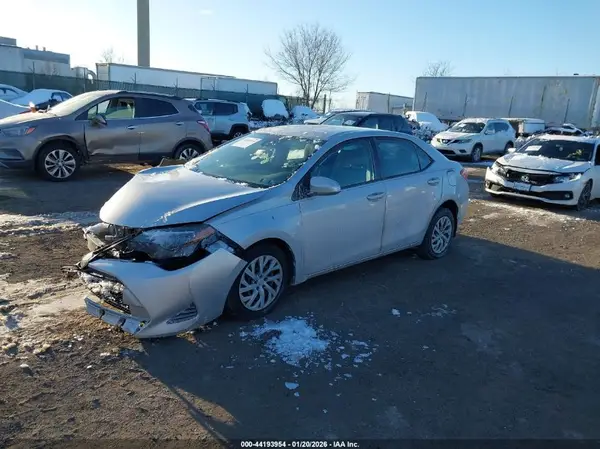2T1BURHE3JC093394 2018 TOYOTA COROLLA - Image 2