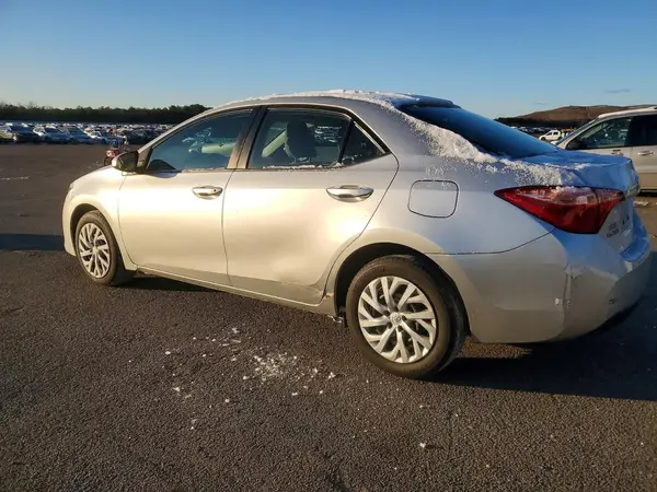 2T1BURHE3JC097543 2018 TOYOTA COROLLA - Image 2