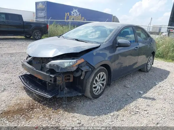 2T1BURHE3JC100165 2018 TOYOTA COROLLA - Image 2