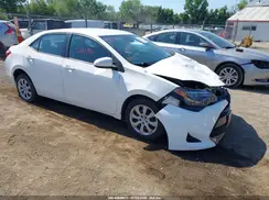 2T1BURHE3JC102126 2018 TOYOTA COROLLA