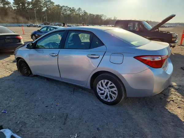 2T1BURHE3JC103115 2018 TOYOTA COROLLA - Image 2