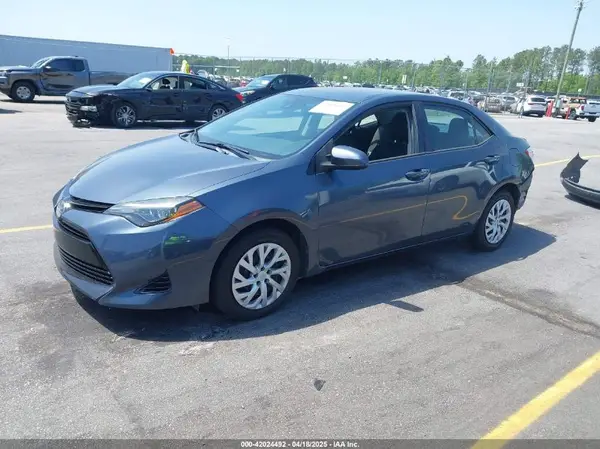 2T1BURHE3JC104748 2018 TOYOTA COROLLA - Image 2