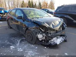 2T1BURHE3JC106046 2018 TOYOTA COROLLA
